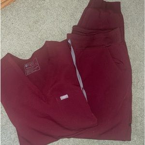 Women’s XL FIGS burgundy scrub set
